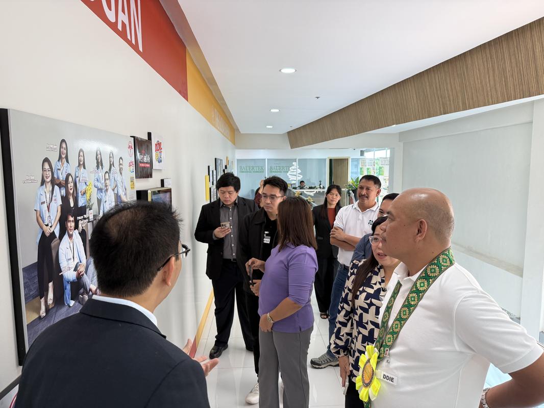 Visit to Bauertek Farmaceutical Technologies (3)