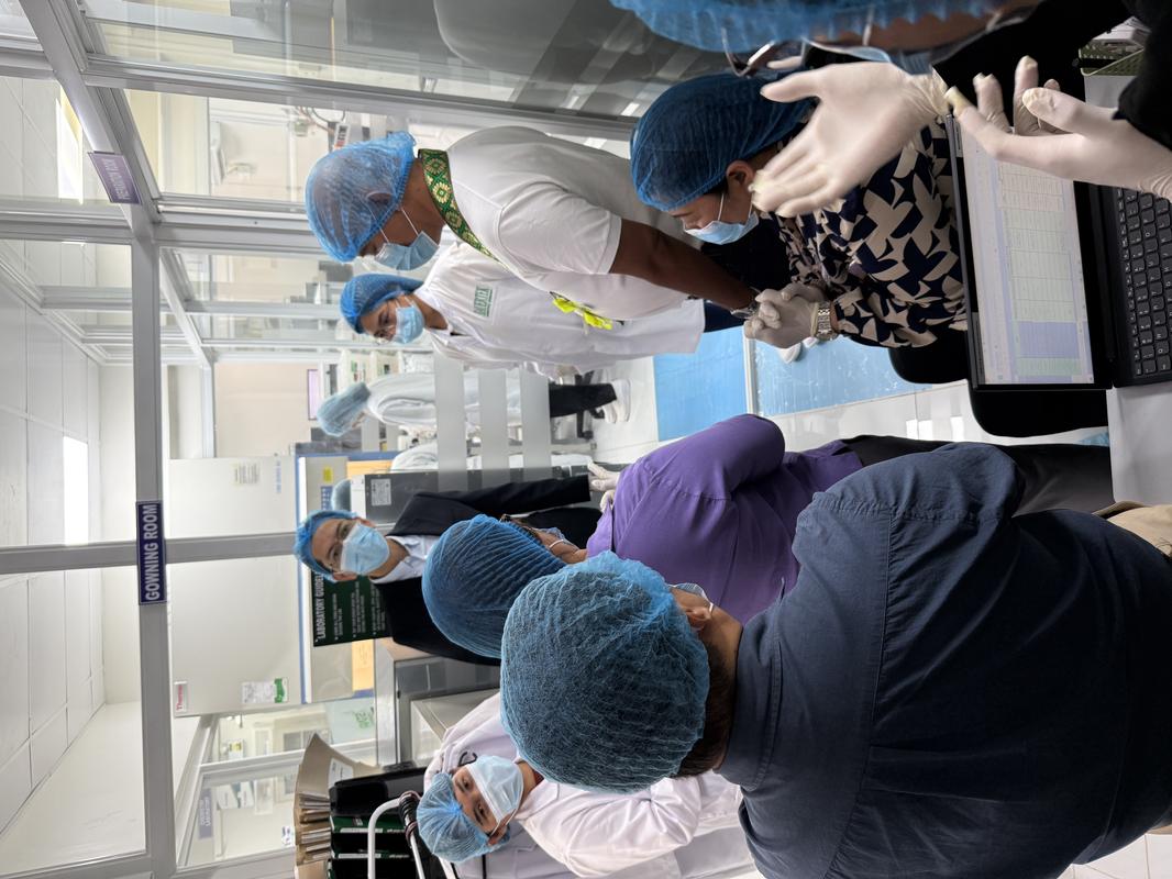 Visit to Bauertek Farmaceutical Technologies (4)